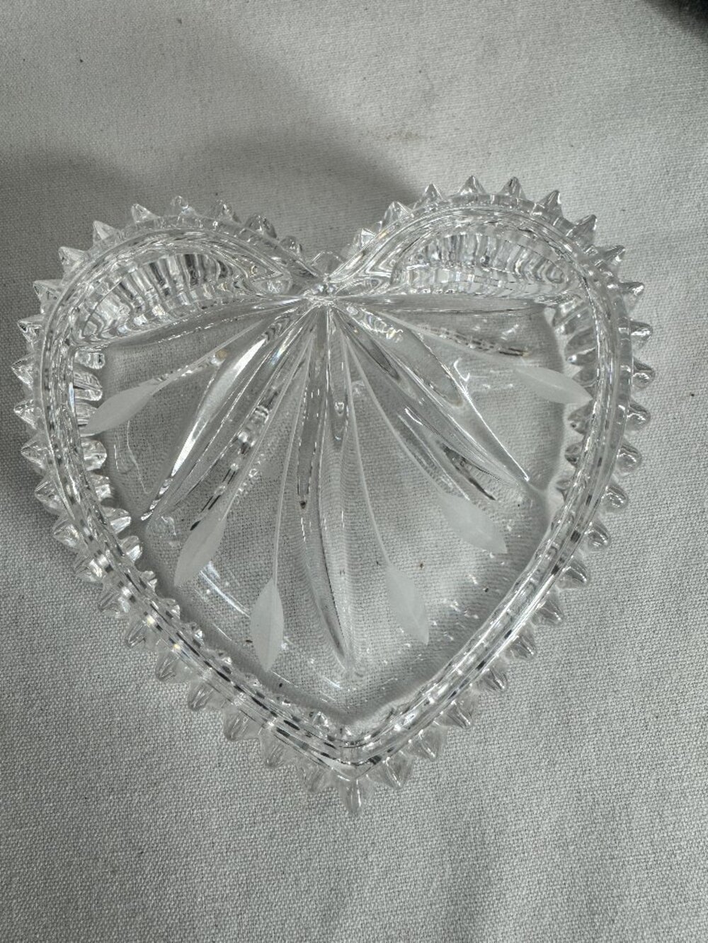 Vintage Wedgwood full lead crystal heart-shaped jewelry box
